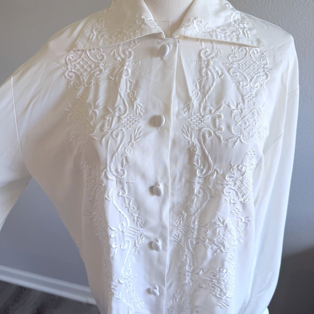 Tess Vintage White Embroidered‎ Button Up Blouse Long Sleeve Cottagecore Size M